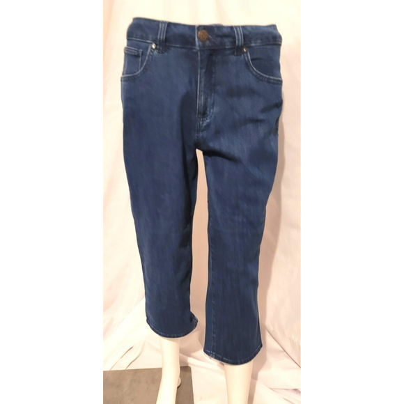 NWT - IZOD Women's Capri Cropped Stretch Jeans - Size 6 - Picture 1 of 10
